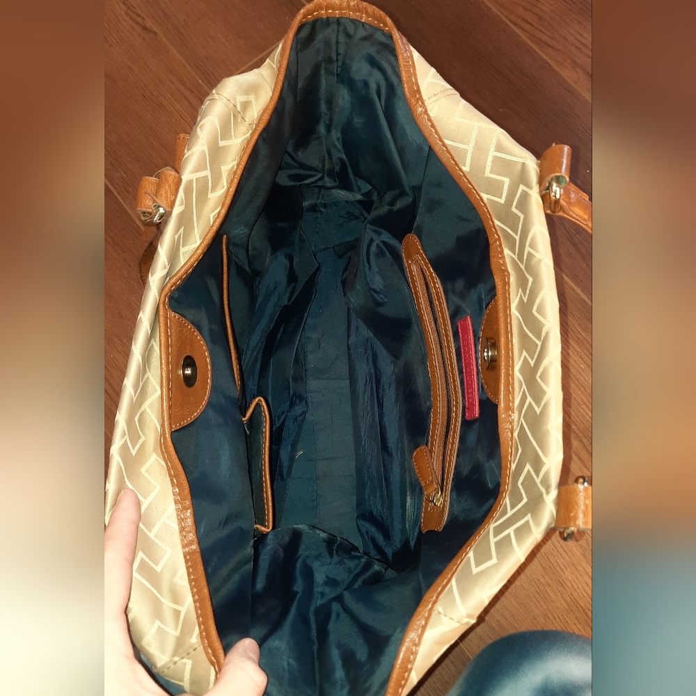 Tommy Hilfiger Tan Tote Bag - Picture 7 of 8